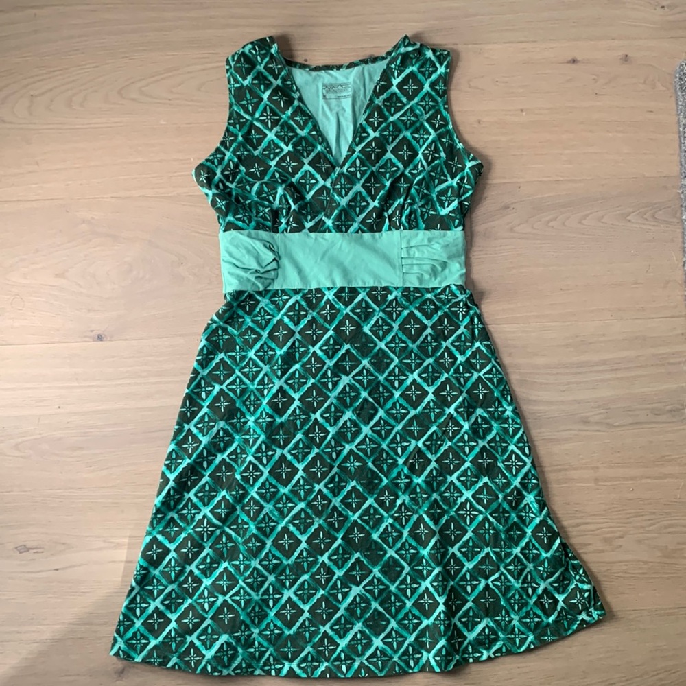 Patagonia Green Patterned V-Neck Dress